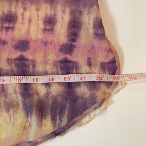 Tie-dye Lace Tank - Picture 10 of 13